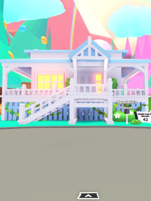 Просторный уютный домик в розовых тонах