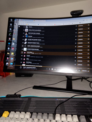 На свою студийку, всем заранее спасибо